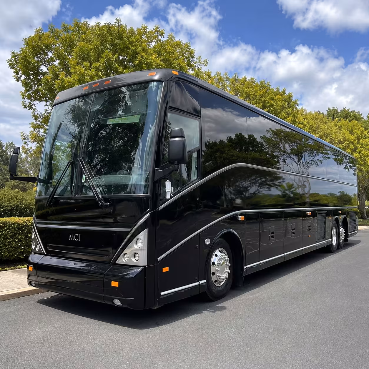employee bus rentals for frederick businesses and commuters